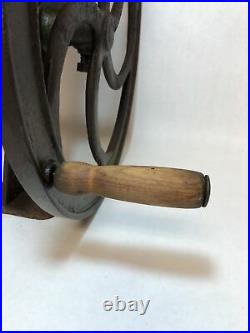 Antique Stover Mfg Co No 32 Rustic Cast Iron Burr Mill Coffee Grain Corn Grinder