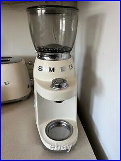 Smeg Retro Style Coffee Grinder Cream Pre-owned