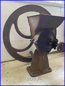 Vintage Stover Mfg Co No 32 Rustic Cast Iron Burr Mill Coffee Grain Corn Grinder
